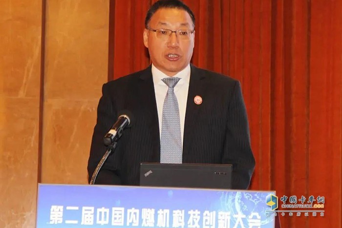 中國(guó)內(nèi)燃機(jī)工業(yè)協(xié)會(huì)副會(huì)長(zhǎng)、一汽解放總經(jīng)理助理、發(fā)動(dòng)機(jī)事業(yè)部黨委書記、總經(jīng)理錢恒榮