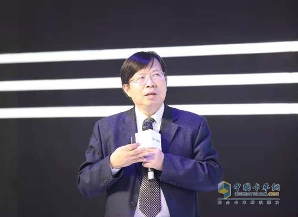 中國汽車工程學(xué)會(huì)會(huì)士、清華大學(xué)車輛與運(yùn)載學(xué)院帥石金教授