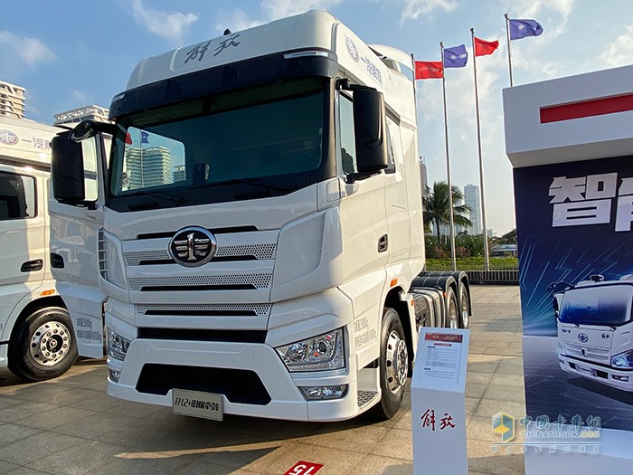 J7 L2+級(jí)智能牽引車(chē)
