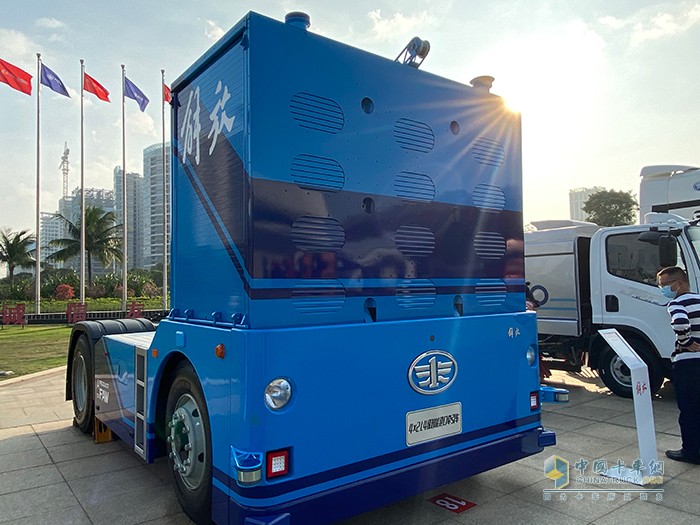 解放4×2 L4級(jí)智能港口牽引車(chē)