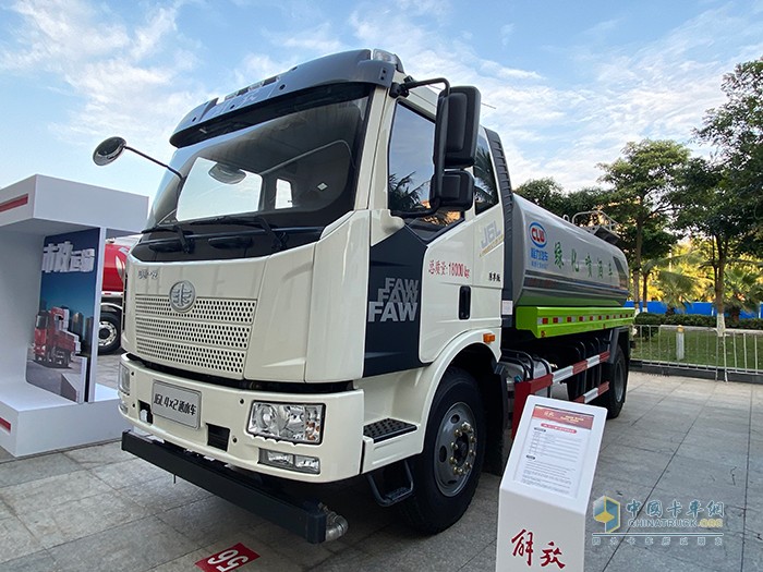 J6L 4×2 國(guó)六經(jīng)濟(jì)型灑水車(chē)