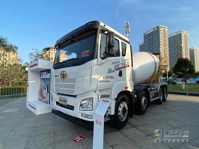 我JH6 8×4 攪拌車(chē)
