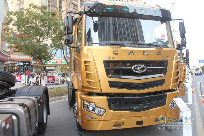 漢馬H7 400馬力自動(dòng)擋牽引車(chē)