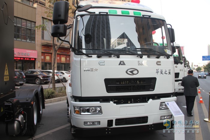 華菱之星牽引車(chē)