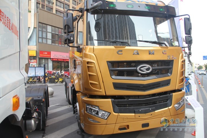 漢馬H7純電動(dòng)牽引運(yùn)輸車(chē)充電版