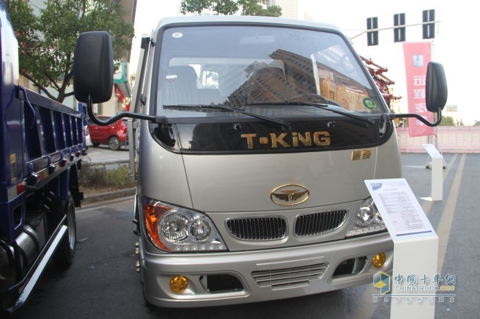 小寶馬工程自卸車(chē)