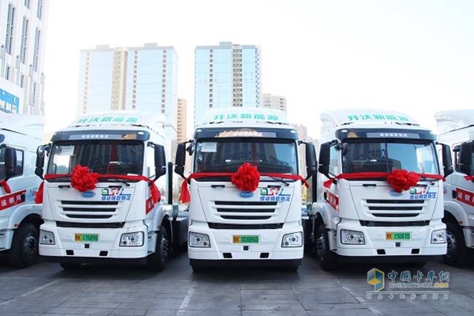 開沃純電動(dòng)牽引車