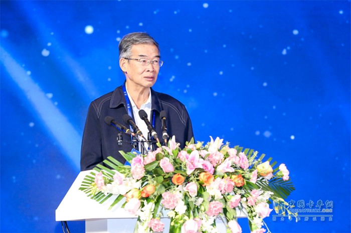 中國物流與采購聯(lián)合會專家委員會主任、中國物流學(xué)會常務(wù)副會長 戴定一