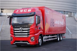 130m3超大容積盡顯“大肚量”，紅巖杰獅H6中置軸貨運列車真能裝