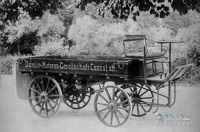 1896年，戴姆勒發(fā)明第一輛卡車