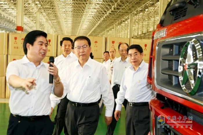 2011年5月6日，時任中共中央政治局常委李長春在大運集團(運城)重卡生產(chǎn)基地調研。