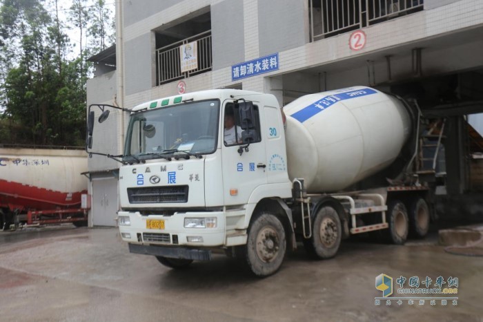 星馬混凝土攪拌車