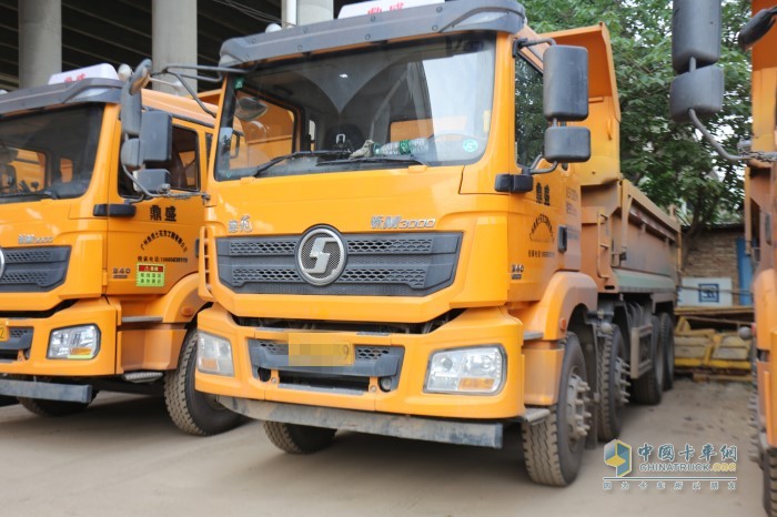 陜汽德龍新M3000自卸車(chē)