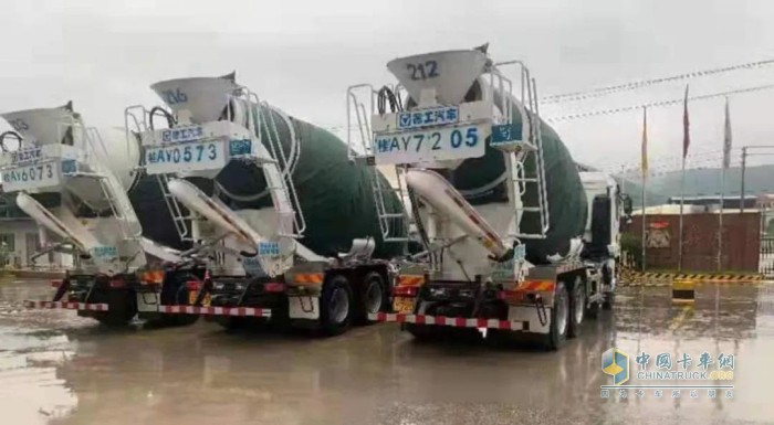 徐工重卡 專(zhuān)用車(chē) 攪拌車(chē)