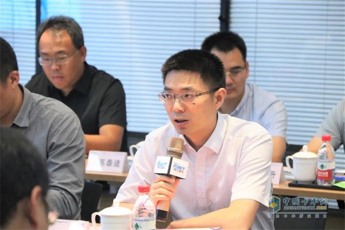 海螺水泥股份總經(jīng)理助理、董事會(huì)秘書、海慧公司董事長虞水