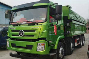 大運(yùn)重卡自卸車為城市建設(shè)增添一抹綠