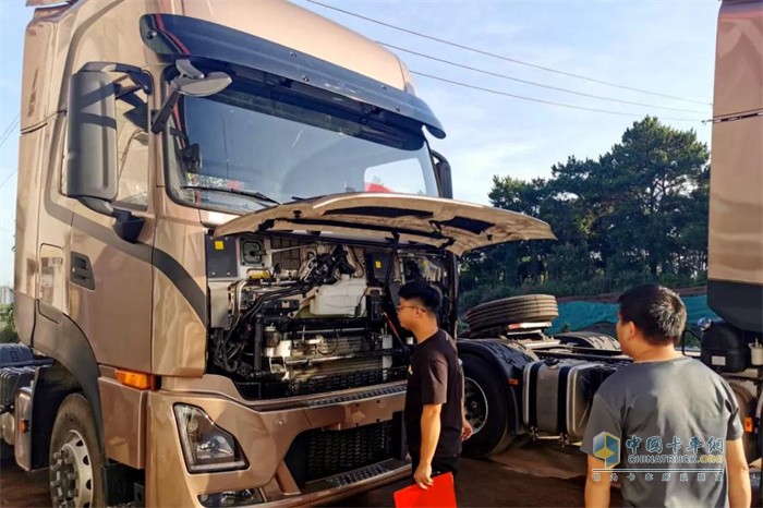東風商用車  天龍牽引車