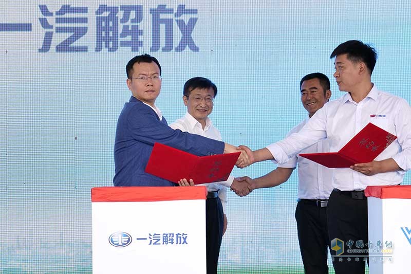 一出手就是2000臺！一汽解放換電牽引車入駐唐山