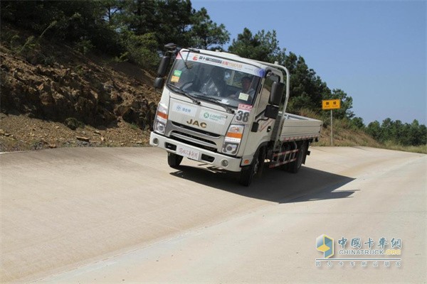 國(guó)六卡車  三大疑問(wèn)  探索答案