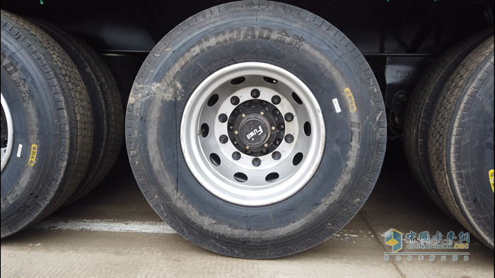 掛車(chē)搭載富華原裝車(chē)橋