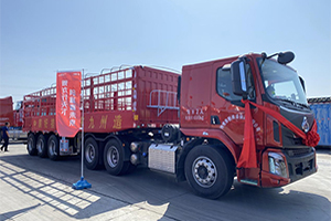 乘龍H5超輕版齊魯上市 240臺(tái)子母車率先交付