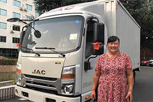 誰言女子不如男?江淮帥鈴助煙臺(tái)謝大姐走上貨運(yùn)之路!