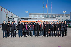 陜汽萬(wàn)德福TOP客戶價(jià)值賦能之旅落地延安 汲取紅色力量助力危運(yùn)行業(yè)發(fā)展