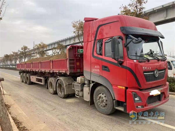 灰熊掛車  側翻
