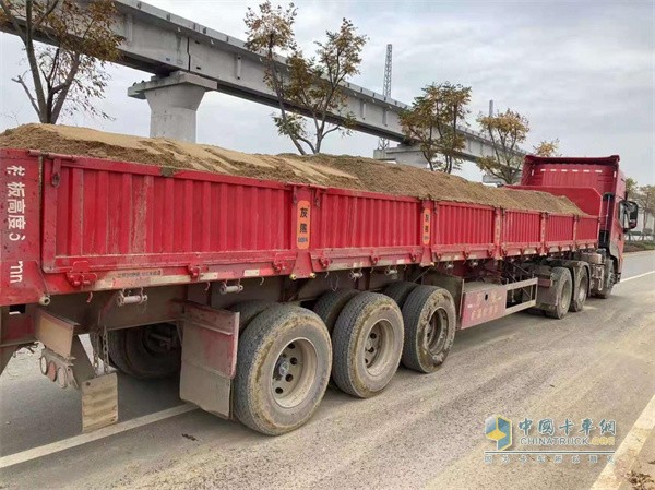 灰熊掛車  側翻