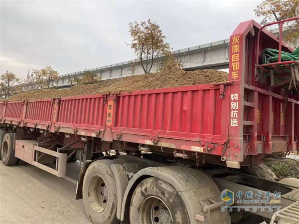 灰熊掛車  側翻