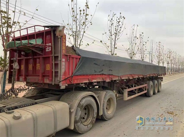 灰熊掛車  側翻
