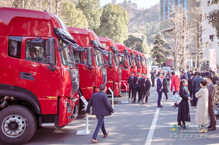 東風(fēng)商用車(chē) 2022經(jīng)銷(xiāo)商大會(huì) 品牌向上戰(zhàn)略