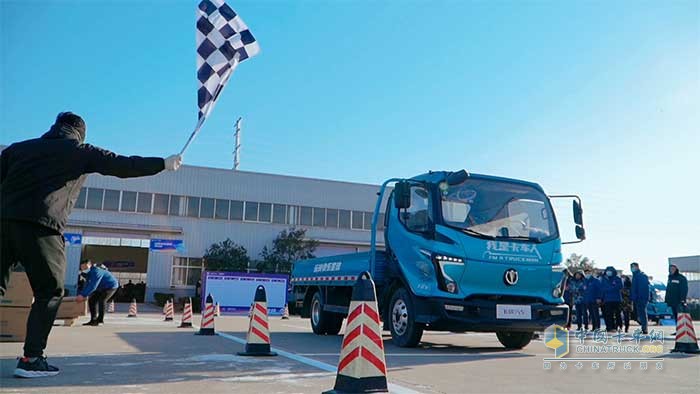與圣誕節(jié)撞個(gè)滿懷  我是卡車人大賽收官站都傳遞了什么？