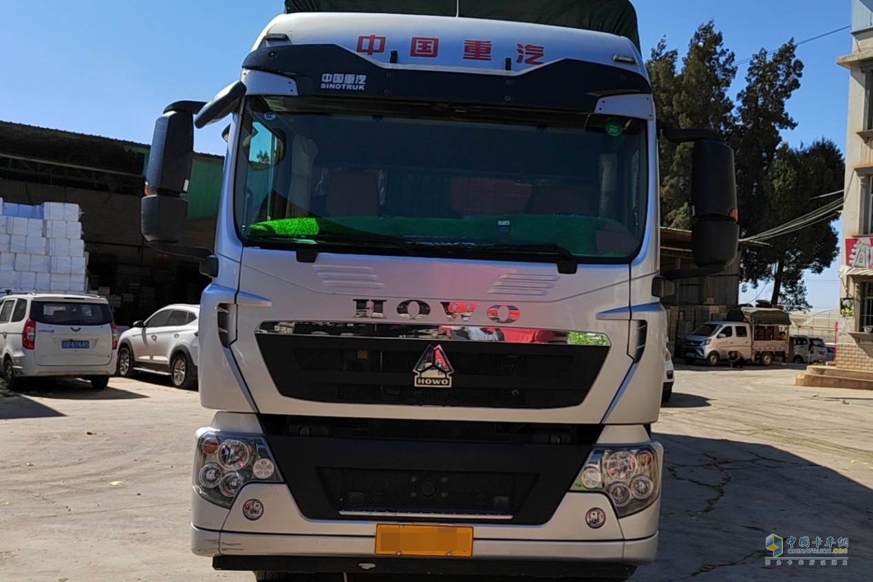 中國(guó)重汽豪沃TX載貨車