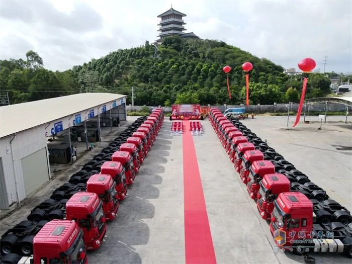 80臺國六東風天龍牽引車交付廣東程通物流有限公司