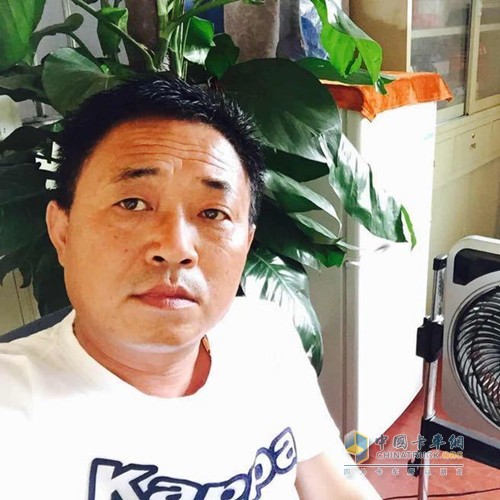 上海張順運(yùn)輸有限公司車隊(duì)長(zhǎng)王隊(duì)