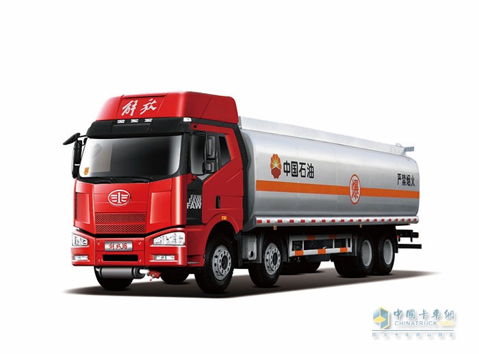 解放新J6P危險貨物運(yùn)輸車