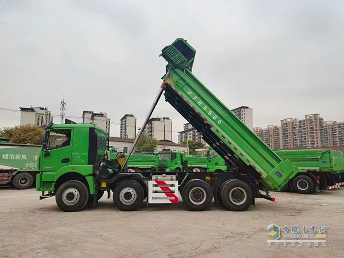 200臺(tái)漢風(fēng)G5渣土車!”