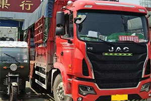 拉水果月入過(guò)萬(wàn)，江淮格爾發(fā)4×2載貨車助力郭老板跑贏新疆