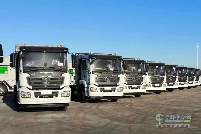19輛陜汽新能源自卸車交付內蒙古區(qū)域大客戶