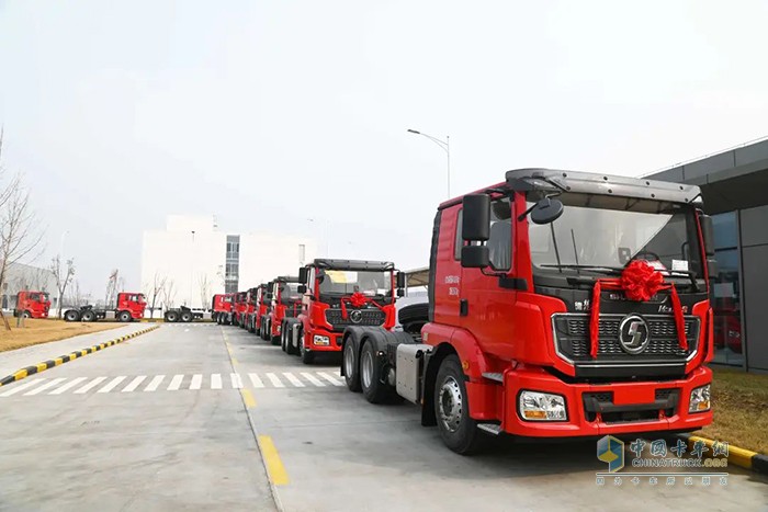 首批發(fā)車！陜汽康明斯運(yùn)煤子母車實(shí)力開啟熱銷模式