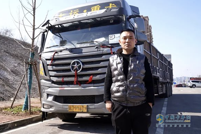 從邂逅到情緣，樊凱旋與大運重卡一路相伴