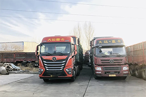 好車用實(shí)力說話 王師傅跑煤炭運(yùn)輸先后購(gòu)入兩組大運(yùn)子母車