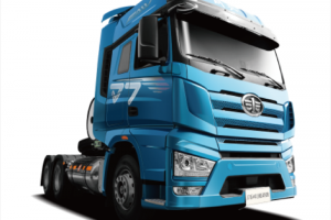 一汽解放高端“氣”車J7 LNG牽引車，面面出眾