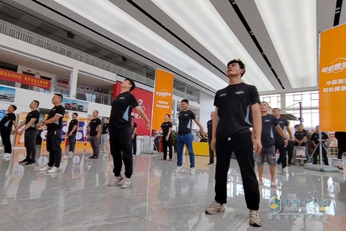 乘龍一直秉承著“以用戶為中心”的理念，在幫助卡友高效致富的同時，乘龍更希望卡友擁有一個健康的好身體。