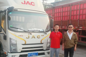 經(jīng)營(yíng)家族糧油公司 他增購(gòu)8輛江淮1卡駿鈴讓生意再上一個(gè)臺(tái)階！