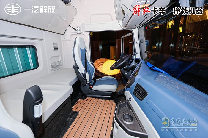 上市即收獲360臺訂單 解放青汽綠通神車JH6重磅上市！