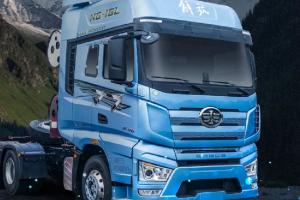 解放J7創(chuàng)領(lǐng)版16升燃?xì)鉅恳?，更大馬力，更具實(shí)力！