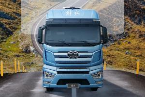 解放J7 600馬力LNG牽引車，“氣場(chǎng)”全開(kāi)，盡顯“大”不同