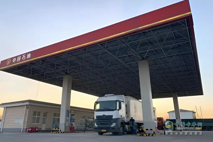 從“冷鏈村”到“奔馳村”，他們?yōu)楹芜x擇奔馳卡車？